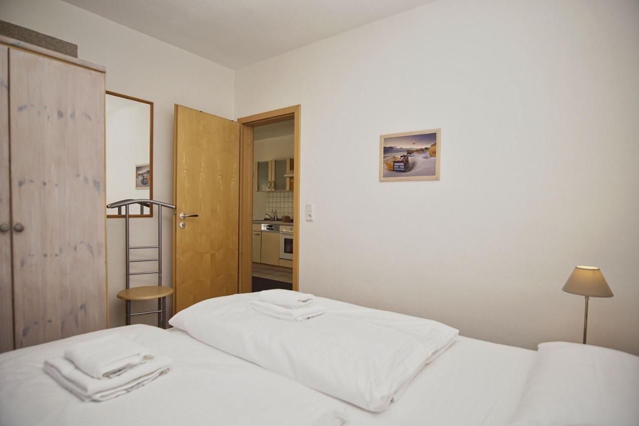 Nah Am Meer, Ruhige Lage, Gratis Nutzung Vom Ahoi Erlebnisbad Und Sauna In Sellin - Haus Inselblick Fewo 01 Goehren  Exterior foto